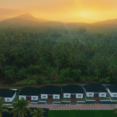 Magic Land Resorts Athirapally Irinjalakuda Exteriér fotografie