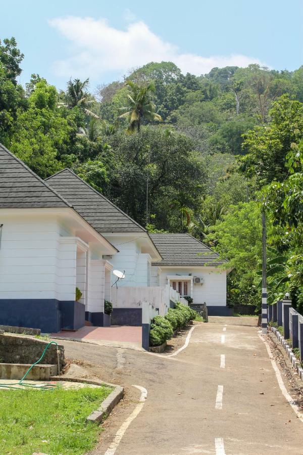 Magic Land Resorts Athirapally Irinjalakuda Exteriér fotografie